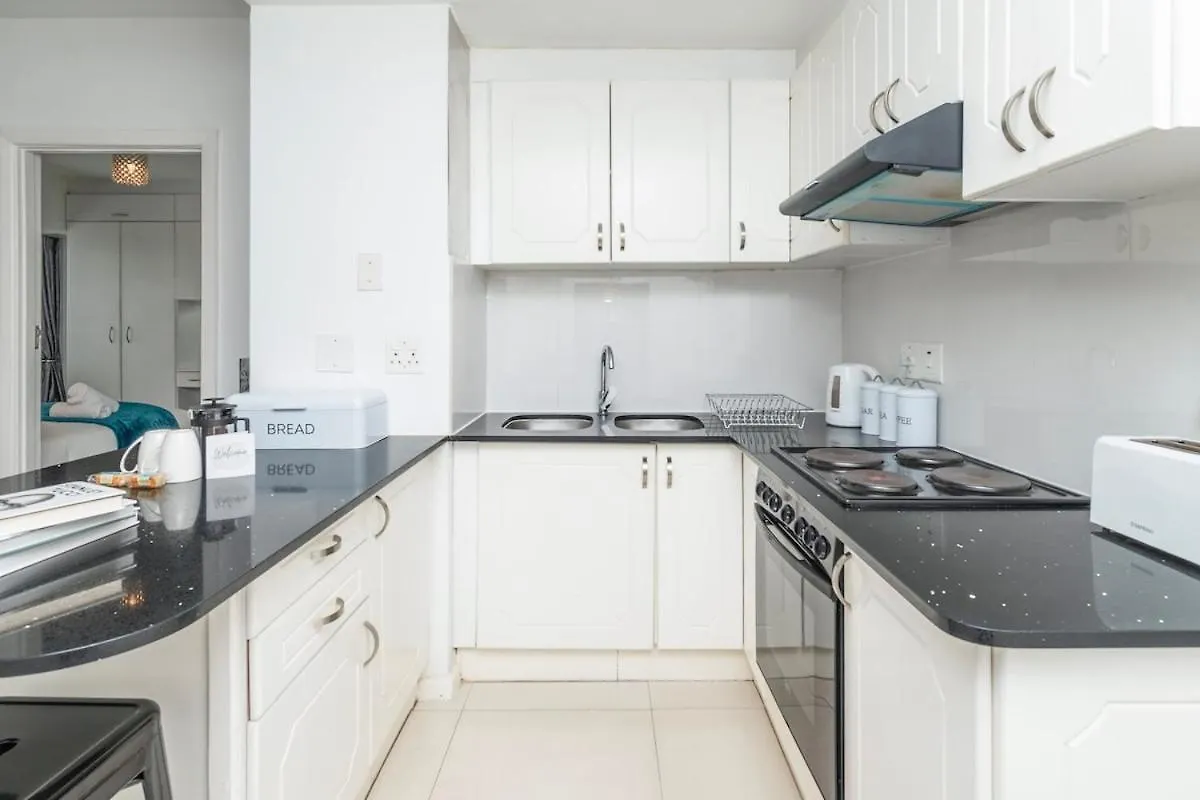 Apartment In Seapoint, Pool And Free Parking. Ciudad del Cabo 0*,  Sudáfrica
