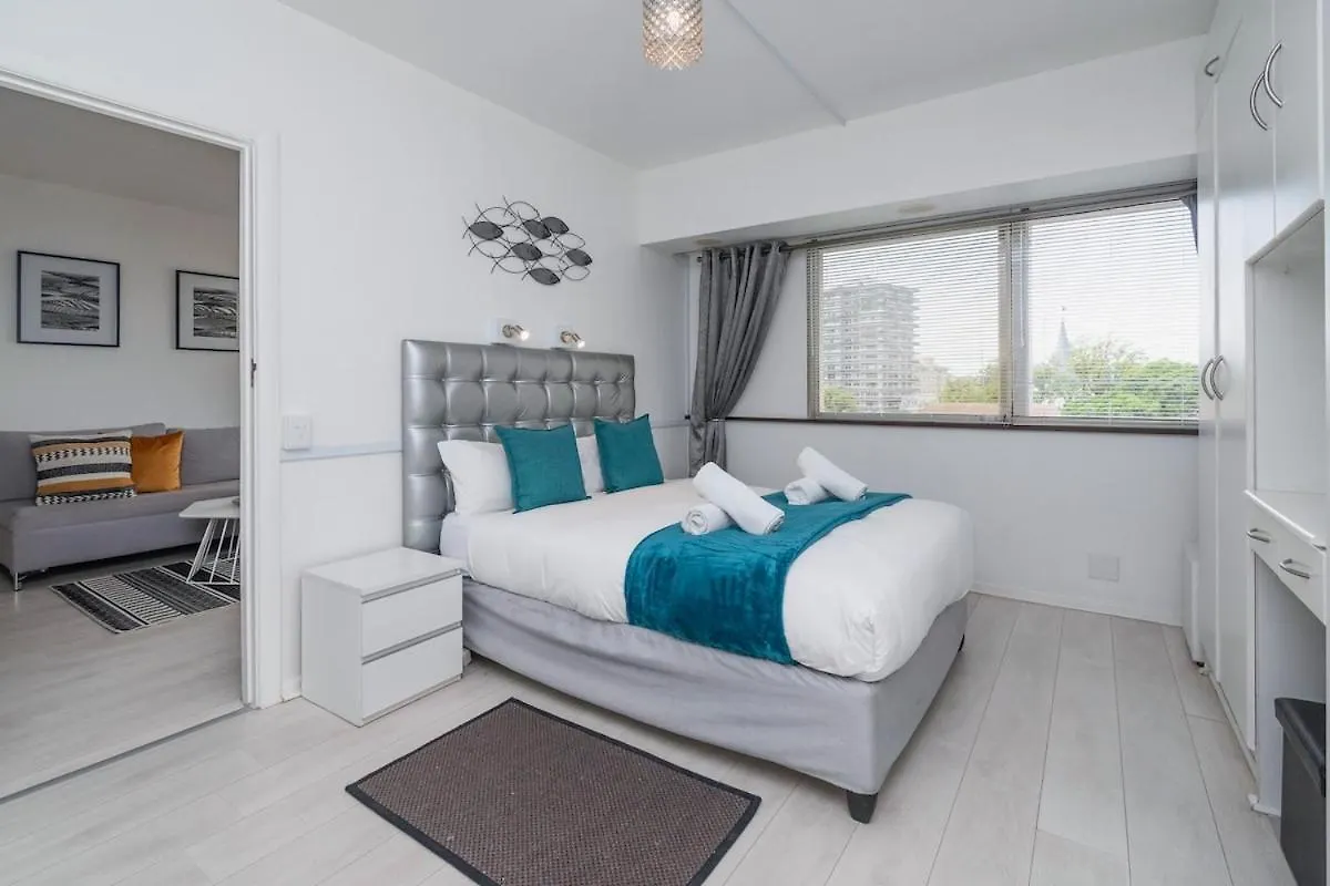 Apartment In Seapoint, Pool And Free Parking. Ciudad del Cabo