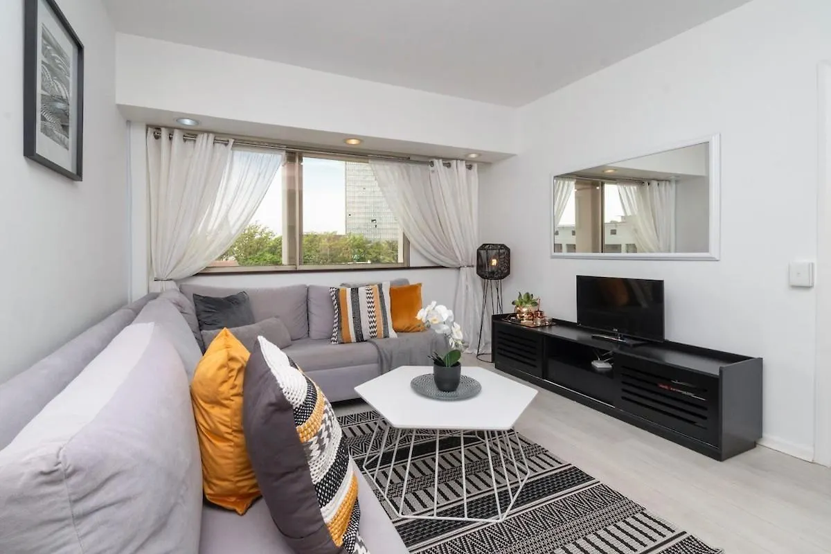 Apartment In Seapoint, Pool And Free Parking. Ciudad del Cabo